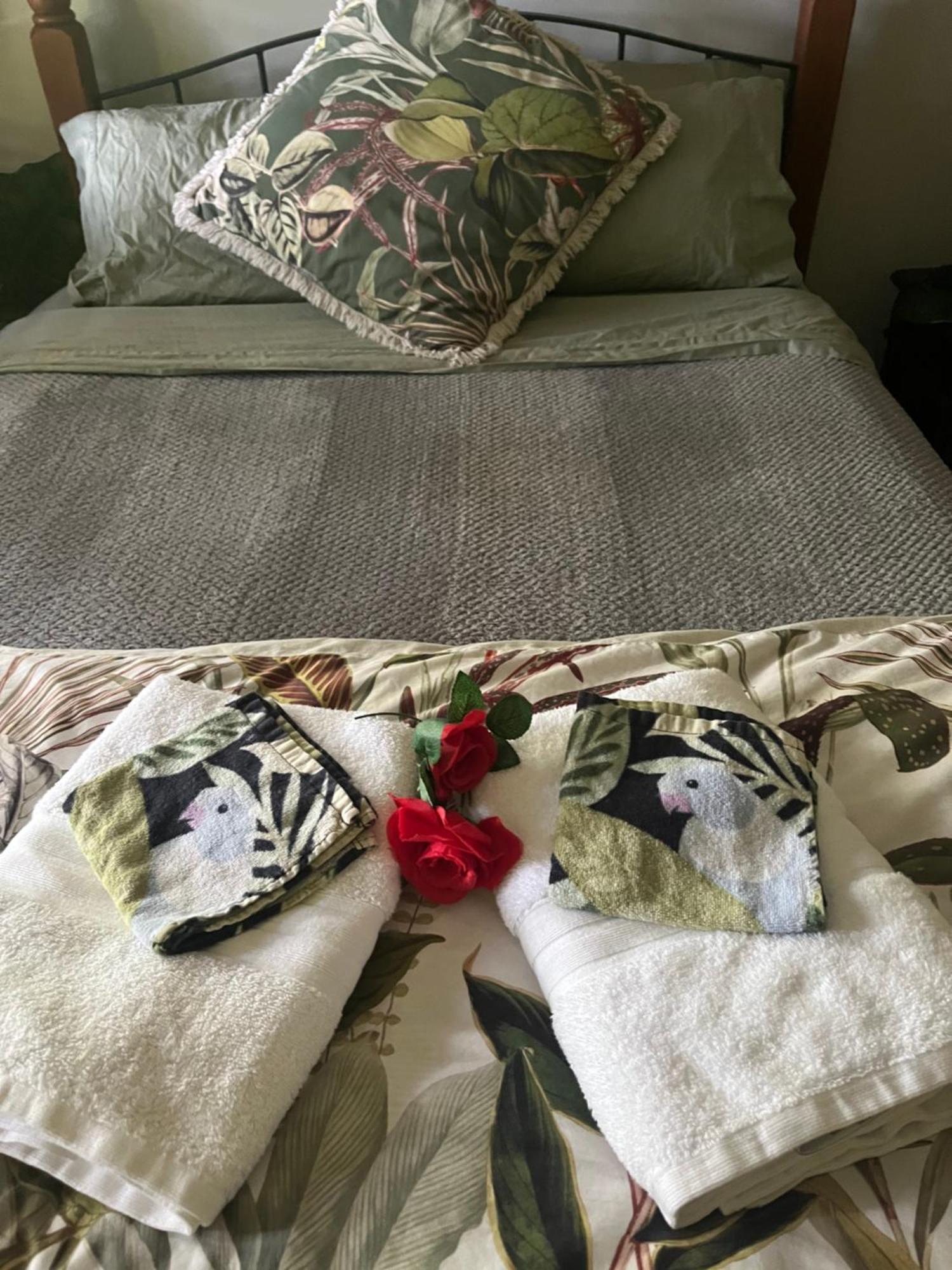 Whitsundays Bnb Retreat Airlie Beach Bagian luar foto