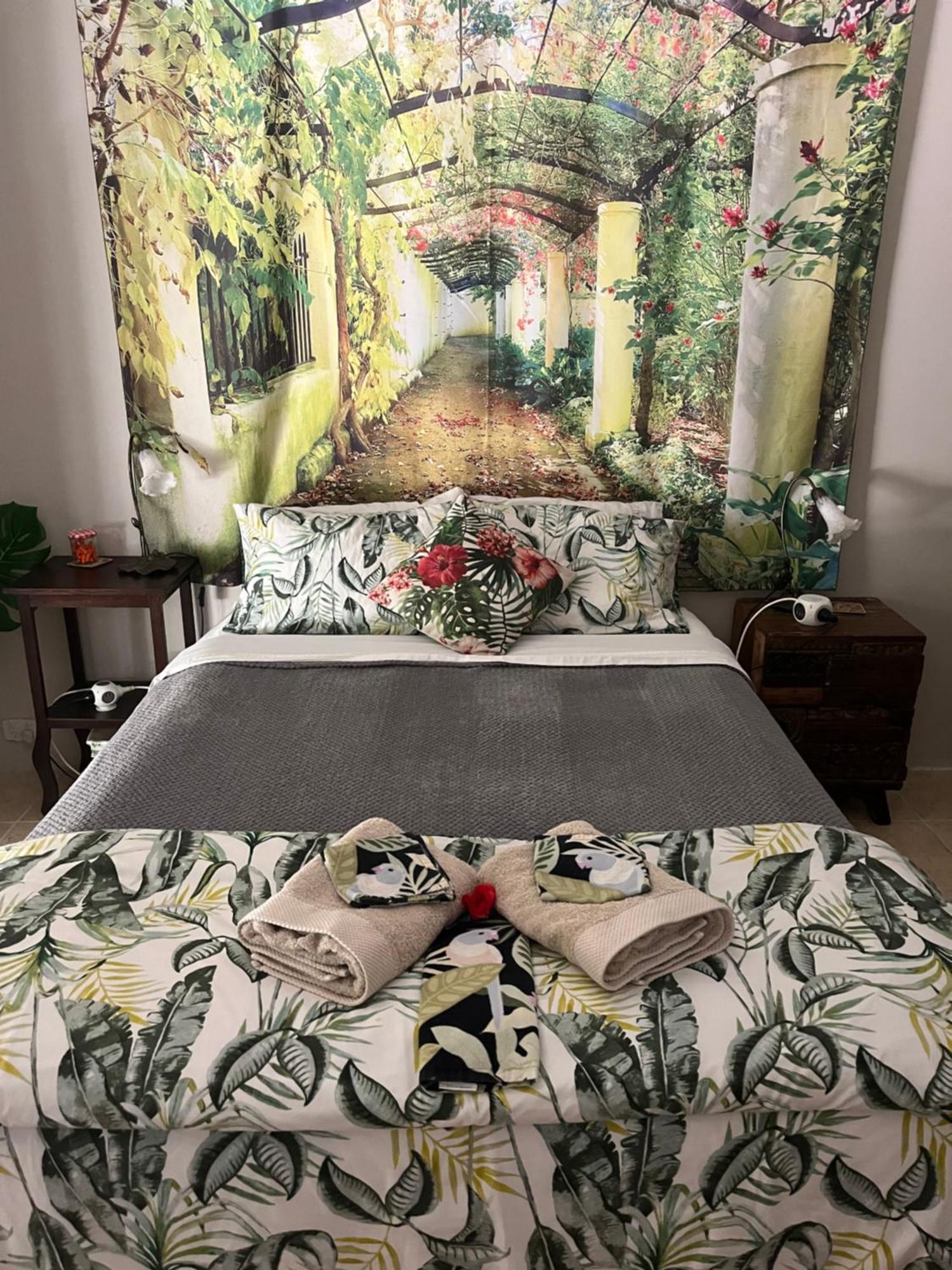 Whitsundays Bnb Retreat Airlie Beach Bagian luar foto