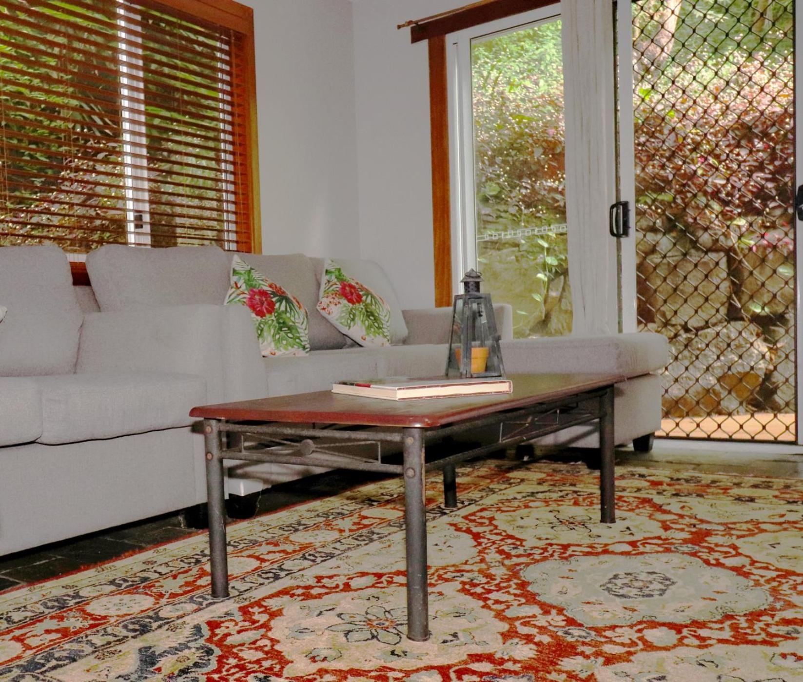 Whitsundays Bnb Retreat Airlie Beach Bagian luar foto